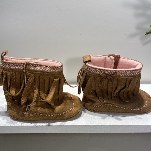 Newborn Babygirl Girls Shoes 6 pair 0-9 months - Picture 9 of 10